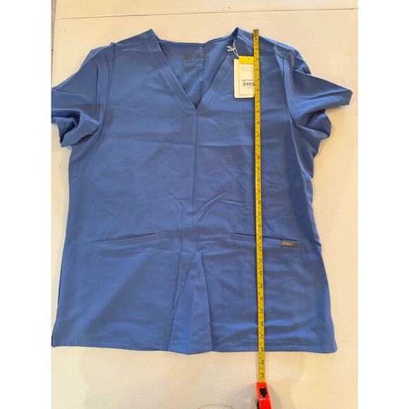 FIGS Technical Collection NWT Blue Three Pocket Scrub Top Sz XL Short Sleeve - Picture 6 of 7